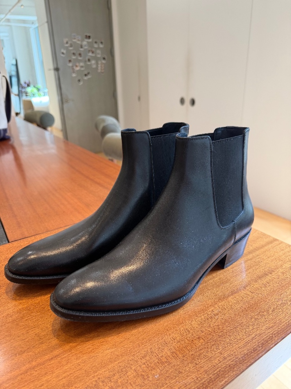 Suitsupply black leather Chelsea boots